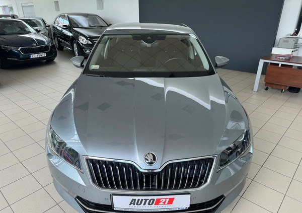 Skoda Superb cena 94900 przebieg: 128200, rok produkcji 2018 z Działoszyce małe 781